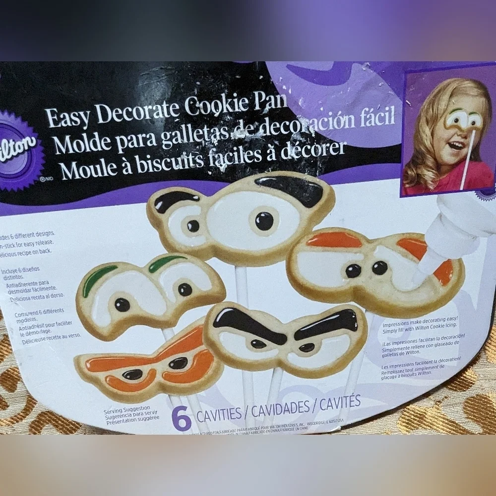 Wilson Googly Eye Cookie Mold Baking‎ Sheet